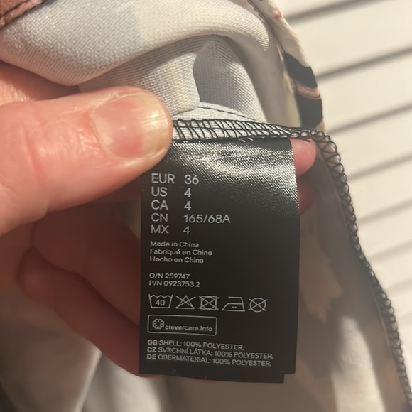 H&M  Floral Circle Skirt 4 NWT - Picture 3 of 6